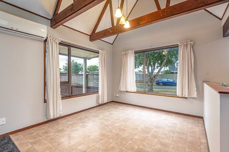 Photo of property in 28 Suzanne Grove, Kelvin Grove, Palmerston North, 4414
