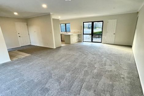 Photo of property in 24a Fruitvale Road, New Lynn, Auckland, 0600