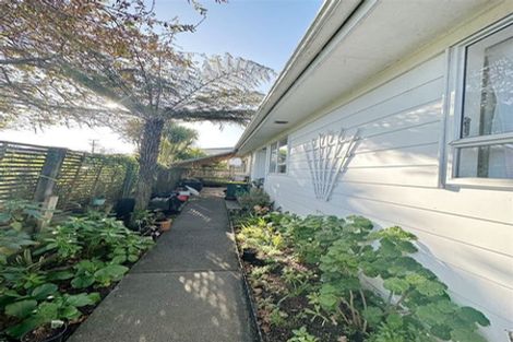 Photo of property in 104 Glendale Road, Glen Eden, Auckland, 0602