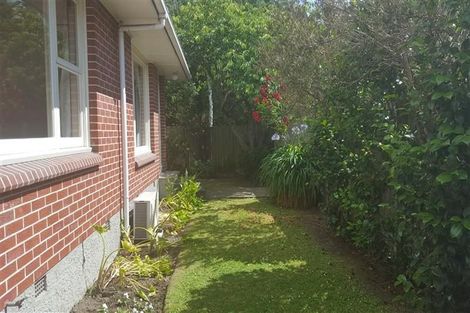 Photo of property in 1/98 Crofton Road, Harewood, Christchurch, 8051