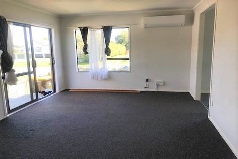 Photo of property in 2/141 Windermere Drive, Poike, Tauranga, 3112