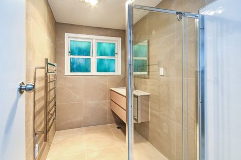 Photo of property in 10 Mckean Avenue, Manurewa, Auckland, 2102