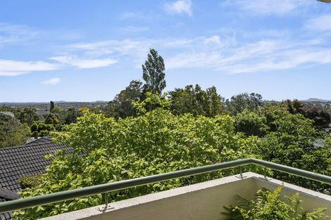 Photo of property in 2/130 Sandspit Road, Shelly Park, Auckland, 2014