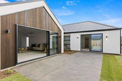 Photo of property in 12 Alex Place, Rolleston, 7614