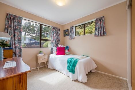 Photo of property in 20 Kaitangata Crescent, Kelson, Lower Hutt, 5010