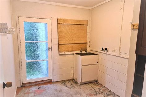 Photo of property in 1 Malters Place, Browns Bay, Auckland, 0630