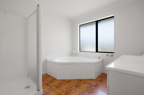 Photo of property in 37 Aldona Place, Fairview Downs, Hamilton, 3214