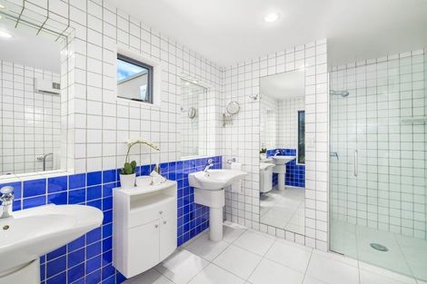 Photo of property in 6 Inverness Lane, Redcliffs, Christchurch, 8081