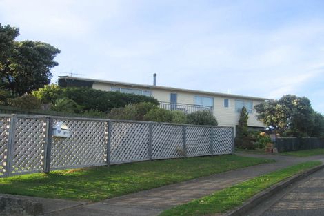 Photo of property in 2 Forth Place, Papakowhai, Porirua, 5024