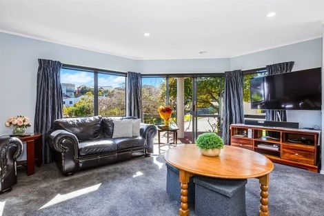 Photo of property in 18 Joseph Banks Drive, Whitby, Porirua, 5024
