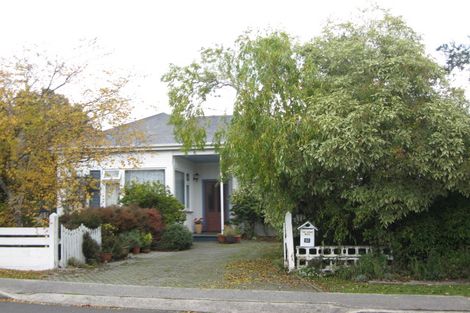 Photo of property in 32 Golfers Drive, Balclutha, 9230