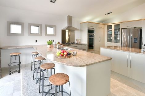 Photo of property in 37 Grovenor Drive, Orewa, 0931