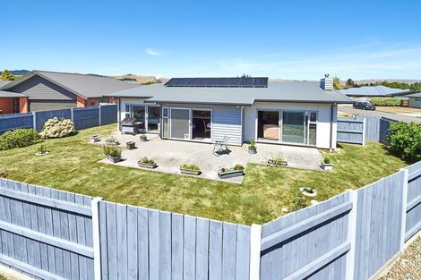 Photo of property in 1 Millbrook Place, Ashhurst, 4810