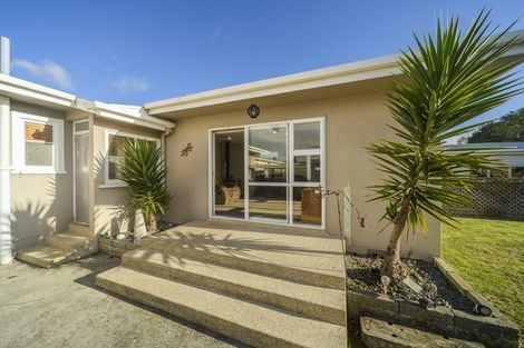 Photo of property in 9 Milton Street, Roslyn, Palmerston North, 4414