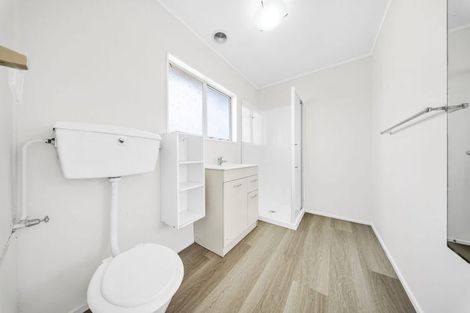 Photo of property in 1/23 Challen Close, Conifer Grove, Takanini, 2112