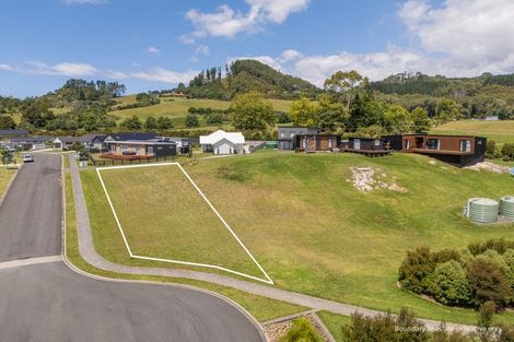 Photo of property in 2 Tinirau Place, Cooks Beach, 3591