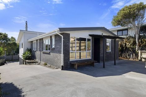 Photo of property in 28 Norwich Avenue, Spotswood, New Plymouth, 4310