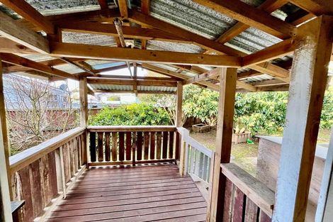 Photo of property in 8 John Walker Drive, Manurewa, Auckland, 2102