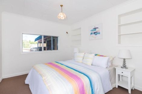 Photo of property in 1 Kamara Road, Glen Eden, Auckland, 0602