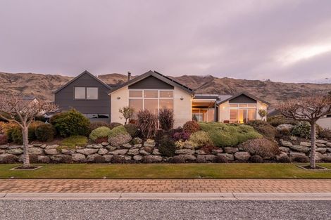 Photo of property in 22 Old Station Avenue, Wanaka, 9305