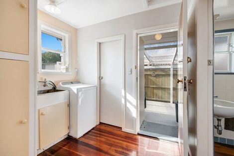 Photo of property in 22 Makiri Street, Helensville, 0800