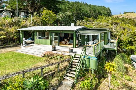 Photo of property in 94 Rapata Road, Oakura, Hikurangi, 0184
