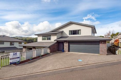 Photo of property in 20 Wantwood Grove, Churton Park, Wellington, 6037