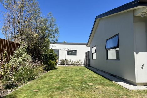 Photo of property in 2/64 Packe Street, Edgeware, Christchurch, 8013