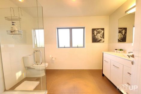 Photo of property in 1 Te Kawau Pass, Greenhithe, Auckland, 0632