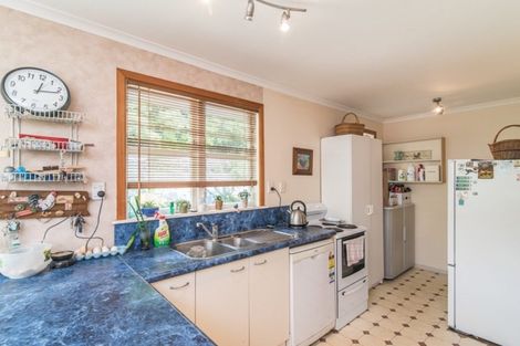 Photo of property in 12 Brazier Grove, Paraparaumu, 5032