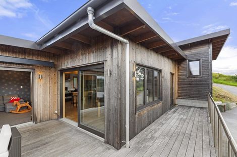 Photo of property in 21 Primrose Street, Raglan, 3225