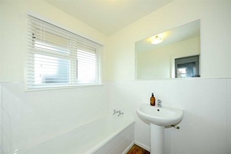 Photo of property in 338 Memorial Avenue, Burnside, Christchurch, 8053