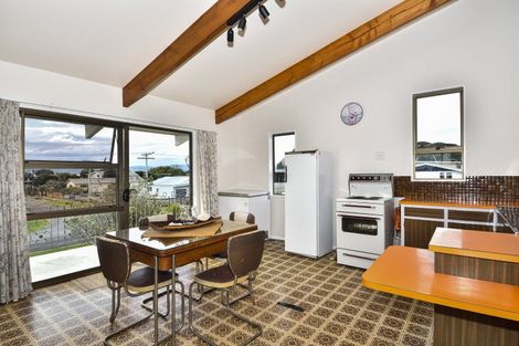 Photo of property in 77 Fortescue Street, Mahia, 4198