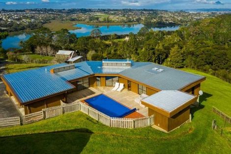 Photo of property in 291 Paremoremo Road, Paremoremo, Auckland, 0632