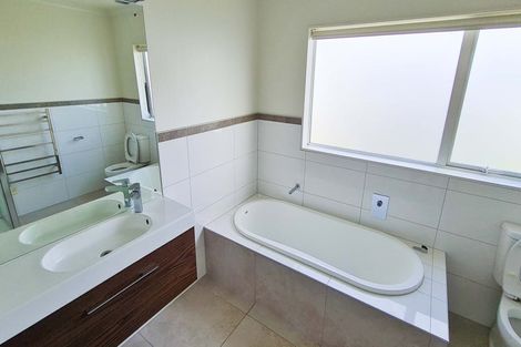 Photo of property in 5 Mccathie Drive, Flat Bush, Auckland, 2019