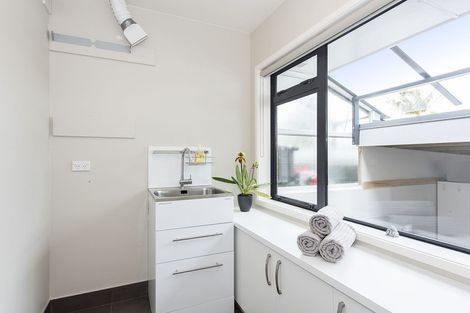Photo of property in 2-3/270 Jervois Road, Herne Bay, Auckland, 1011