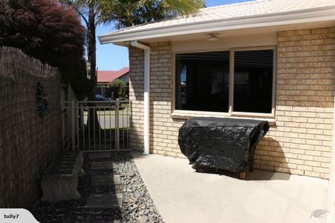 Photo of property in 38 Summerland Crescent, Papamoa Beach, Papamoa, 3118