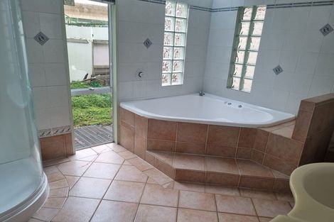 Photo of property in 2/837 Beach Road, Browns Bay, Auckland, 0630