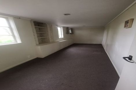 Photo of property in 18 Waiohua Road, Greenlane, Auckland, 1061