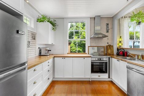 Photo of property in 23 Main Road, Raglan, 3225