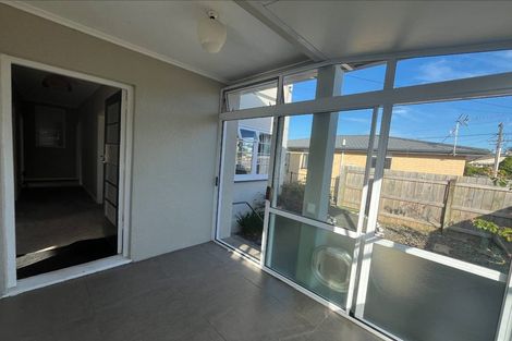 Photo of property in 98/98a Weraroa Road, Levin, 5510