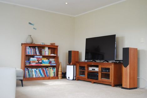 Photo of property in 1/47 Majesty Place, Half Moon Bay, Auckland, 2012