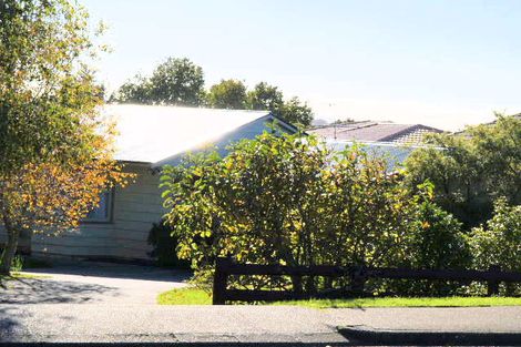 Photo of property in 24 Litten Road, Cockle Bay, Auckland, 2014
