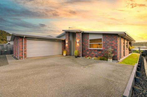 Photo of property in 20 Rochfort Crescent, Pyes Pa, Tauranga, 3112