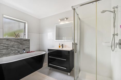 Photo of property in 43 Cape Vista Crescent, Pukekohe, 2120