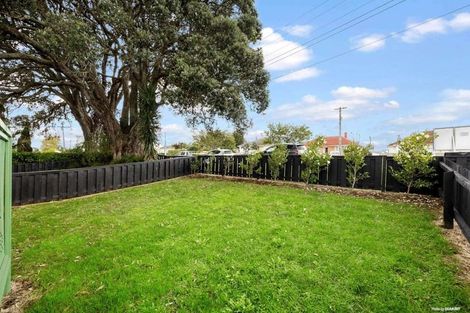 Photo of property in 52o Pilkington Road, Panmure, Auckland, 1072