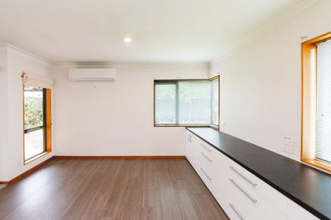 Photo of property in 9 Edgecombe Court, Roslyn, Palmerston North, 4414