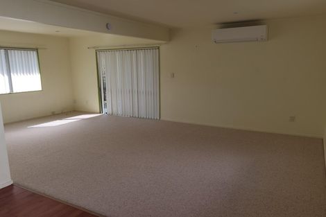 Photo of property in 2/13 Cheryl Place, Hillcrest, Auckland, 0627