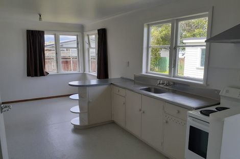 Photo of property in 15 Mako Mako Road, Levin, 5510