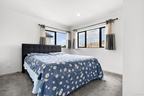 Photo of property in 11 Nagra Lane, Papakura, 2110